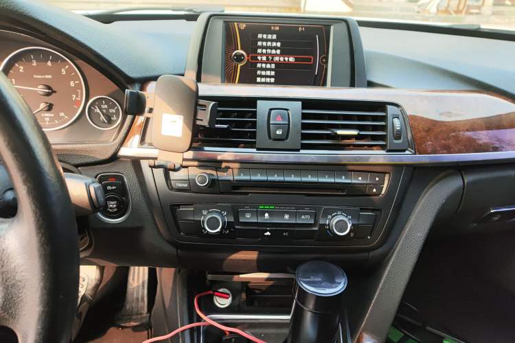 Used BMW 3 Series 2013 320Li Fashion Model Audio And AC Panel
