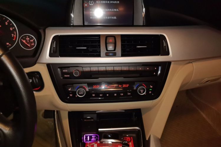 Used BMW 3 Series 2013 320i Sport Edition Audio And AC Panel