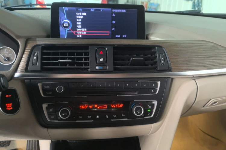 Used BMW 3 Series 2013 Facelift 320Li Fashion Design Package Audio And AC Panel