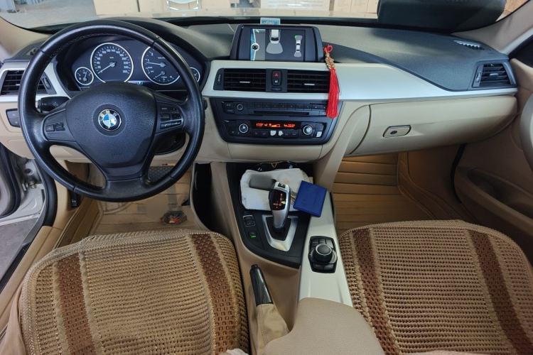 Used BMW 3 Series 2013 320Li Fashion Model Center Console