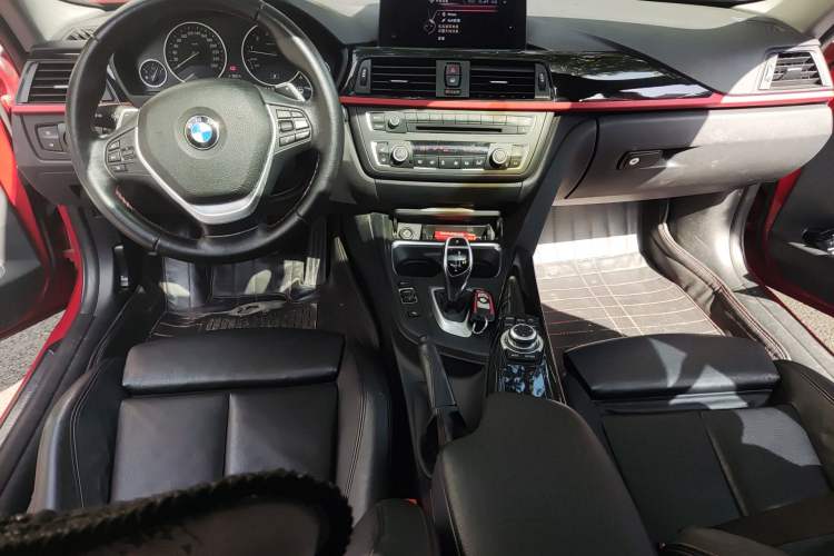Used BMW 3 Series 2013 Facelifted 328i Sport Design Package Center Console