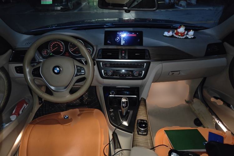 Used BMW 3 Series 2013 320Li Luxury Design Package Center Console