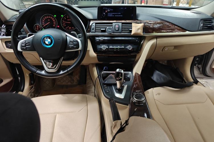 Used BMW 3 Series 2013 320Li Fashion Model Center Console