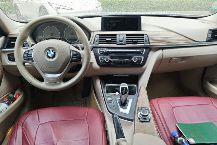 Used BMW 3 Series 2013 320Li Fashion Design Package Center Console