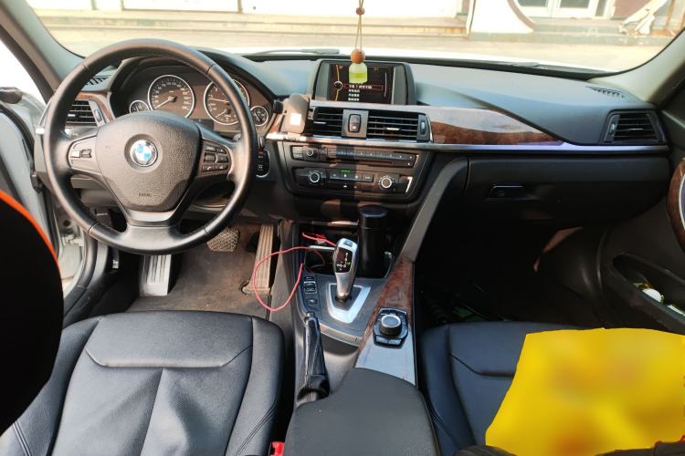 Used BMW 3 Series 2013 320Li Fashion Model Center Console