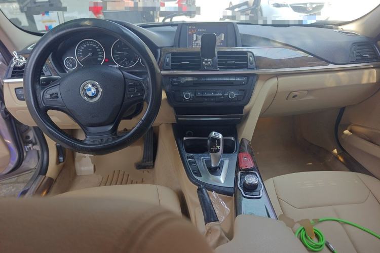 Used BMW 3 Series 2013 320Li Fashion Model Center Console
