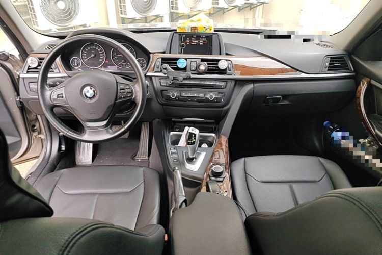 Used BMW 3 Series 2013 320Li Fashion Model Center Console