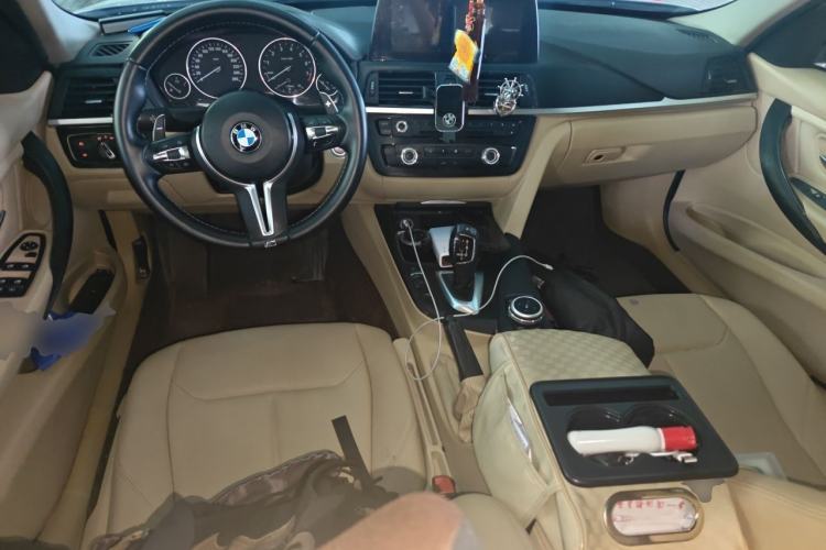 Used BMW 3 Series 2013 320Li Fashion Model Center Console