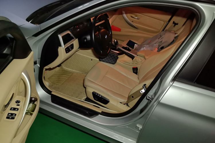 Used BMW 3 Series 2013 320i Sport Edition Driver Seat