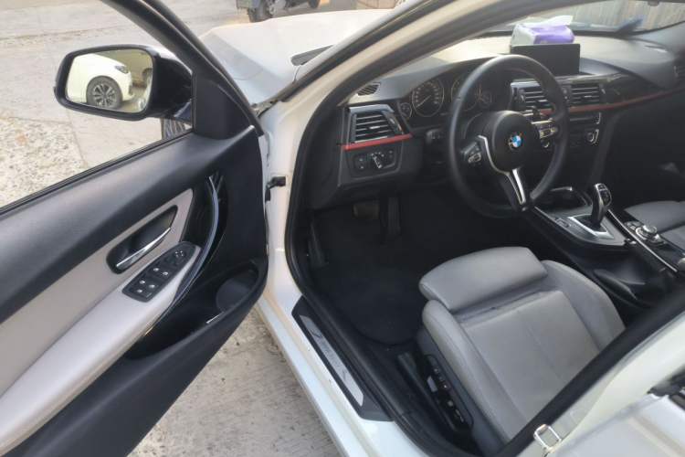 Used BMW 3 Series 2013 320i Sport Design Package Driver Seat