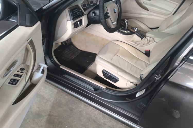 Used BMW 3 Series 2013 Facelift 320Li Fashion Design Package Driver Seat