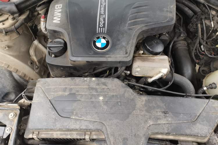 Used BMW 3 Series 2013 320Li Fashion Model Engine Bay