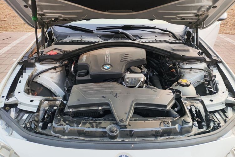 Used BMW 3 Series 2013 320Li Fashion Model Engine Bay