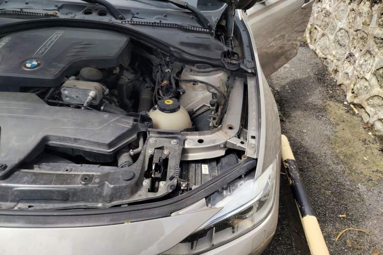 Used BMW 3 Series 2013 320Li Fashion Model Engine Bay Left