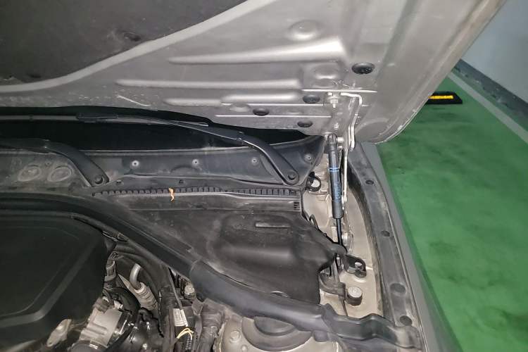 Used BMW 3 Series 2013 Facelifted 320Li Luxury Design Package Engine Bay Left