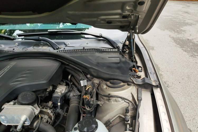 Used BMW 3 Series 2013 320Li Fashion Model Engine Bay Left
