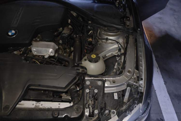 Used BMW 3 Series 2013 320Li Luxury Design Package Engine Bay Left