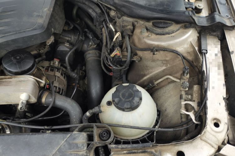 Used BMW 3 Series 2013 320Li Fashion Model Engine Bay Left