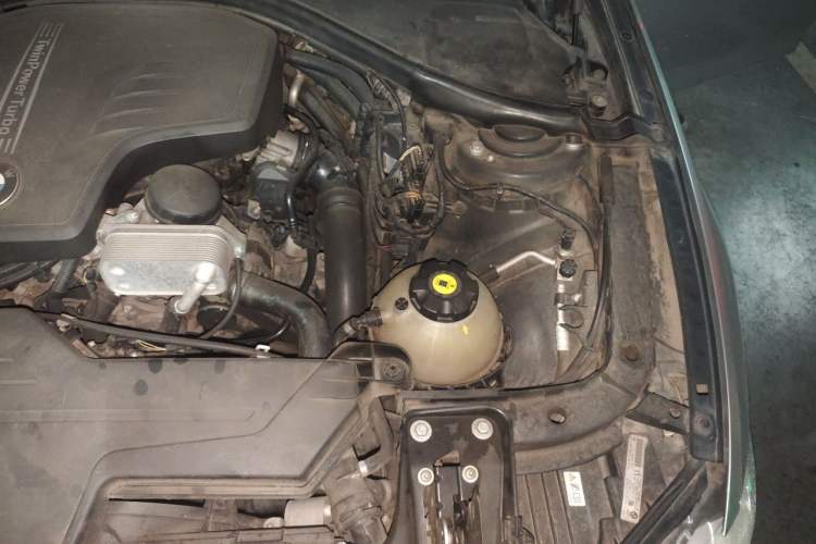 Used BMW 3 Series 2013 328Li Luxury Design Package Engine Bay Left