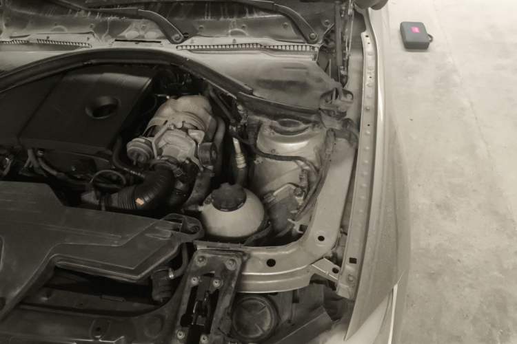 Used BMW 3 Series 2013 316i Active Edition Engine Bay Left