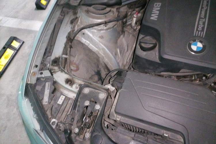 Used BMW 3 Series 2013 328Li Fashion Edition Engine Bay Right