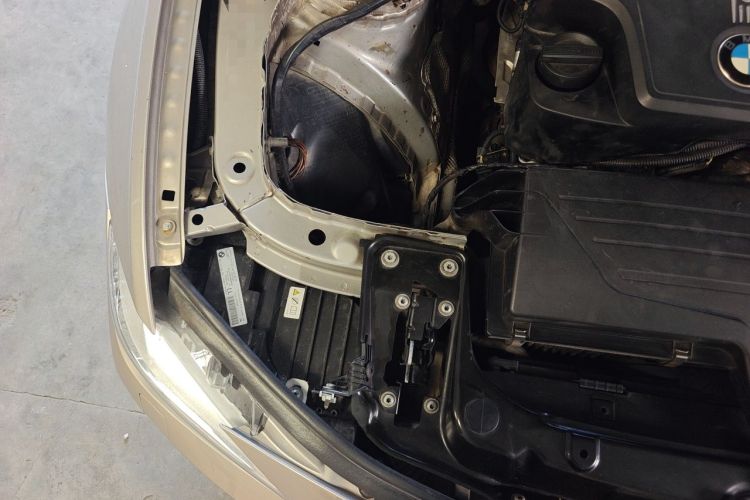 Used BMW 3 Series 2013 320Li Fashion Model Engine Bay Right