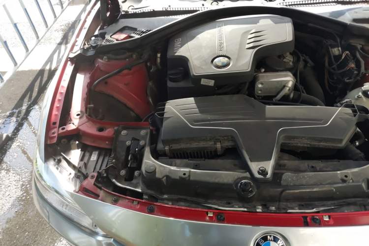 Used BMW 3 Series 2013 Facelifted 328i Sport Design Package Engine Bay Right