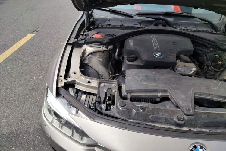 Used BMW 3 Series 2013 320Li Fashion Model Engine Bay Right