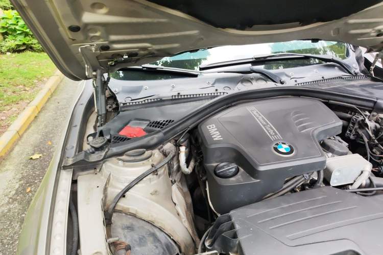 Used BMW 3 Series 2013 320Li Fashion Model Engine Bay Right