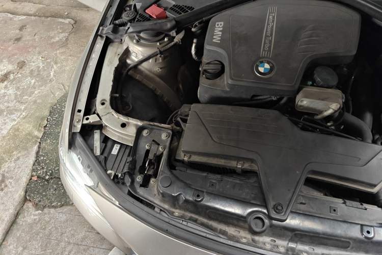 Used BMW 3 Series 2013 320Li Fashion Model Engine Bay Right