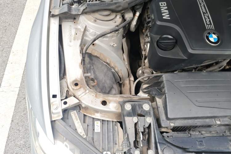 Used BMW 3 Series 2013 320Li Fashion Design Package Engine Bay Right