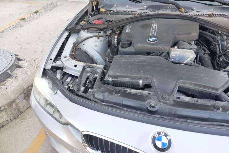 Used BMW 3 Series 2013 320Li Fashion Model Engine Bay Right