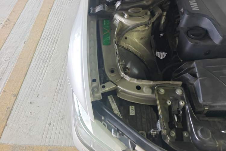 Used BMW 3 Series 2013 320Li Fashion Model Engine Bay Right