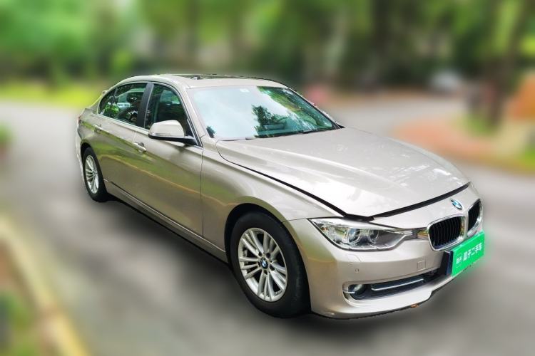 Used BMW 3 Series 2013 320Li Fashion Model Front Right 45 Deg