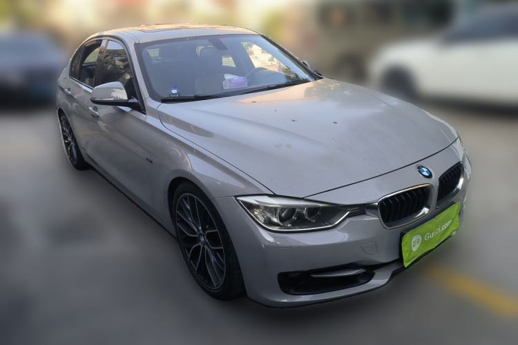 Used BMW 3 Series 2013 320i Sport Design Package Front Right 45 Deg