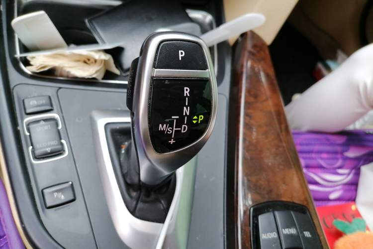 Used BMW 3 Series 2013 328Li Fashion Edition Gear Lever