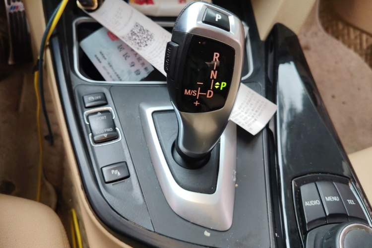 Used BMW 3 Series 2013 320Li Fashion Model Gear Lever