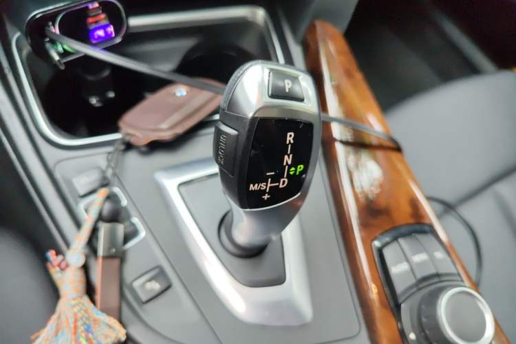 Used BMW 3 Series 2013 320Li Fashion Model Gear Lever