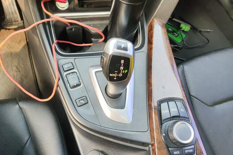 Used BMW 3 Series 2013 320Li Fashion Model Gear Lever
