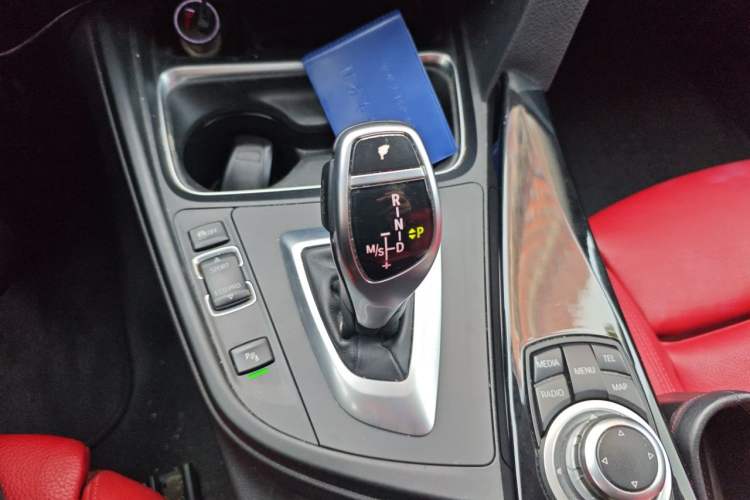 Used BMW 3 Series 2013 328i Sport Design Package Gear Lever