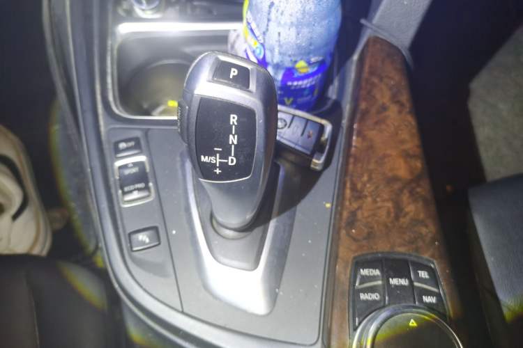 Used BMW 3 Series 2013 320Li Luxury Design Package Gear Lever