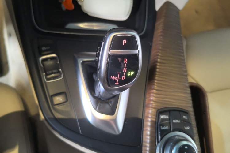 Used BMW 3 Series 2013 Facelift 320Li Fashion Design Package Gear Lever