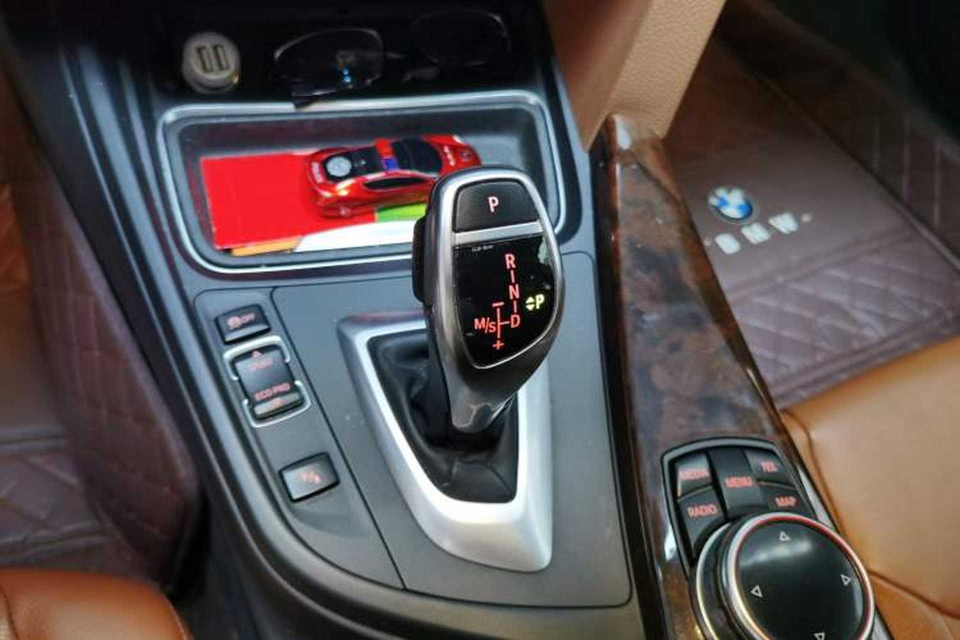 Used BMW 3 Series 2013 Facelifted 320Li Luxury Design Package Gear Lever