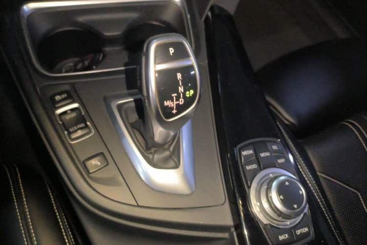 Used BMW 3 Series 2013 328i Sport Design Package Gear Lever