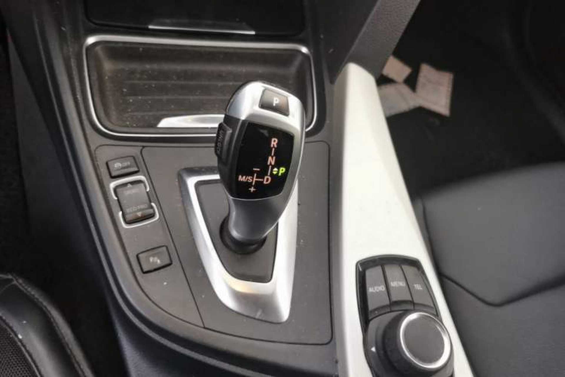Used BMW 3 Series 2013 320Li Fashion Model Gear Lever