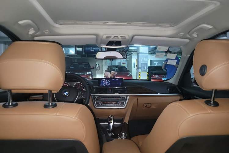 Used BMW 3 Series 2013 Facelifted 320Li Luxury Design Package Headliner