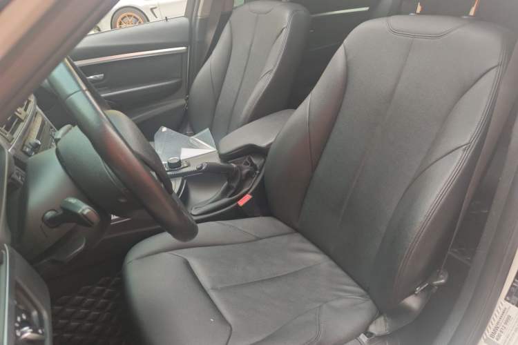 Used BMW 3 Series 2013 320Li Fashion Model Left Front Seat