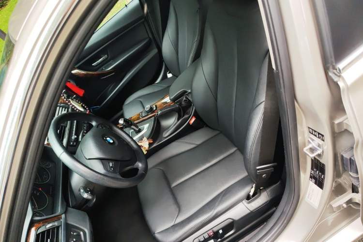 Used BMW 3 Series 2013 320Li Fashion Model Left Front Seat