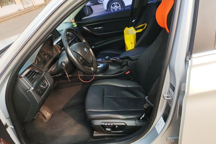 Used BMW 3 Series 2013 320Li Fashion Model Left Front Seat