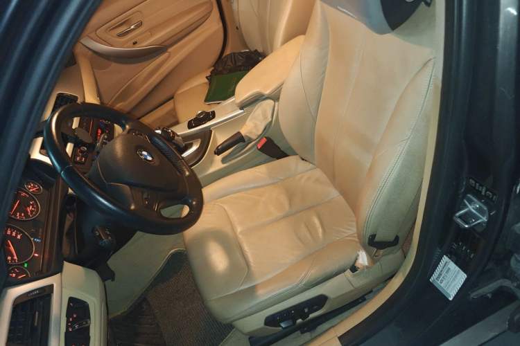 Used BMW 3 Series 2013 320i Sport Edition Left Front Seat
